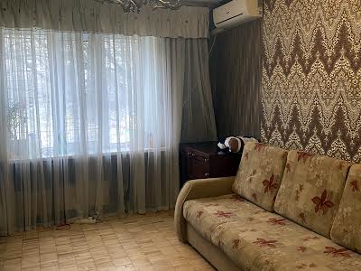 квартира за адресою Каштанова вул., 4