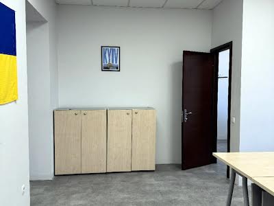 коммерческая по адресу Леси Украинки бульв., 6