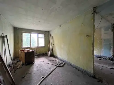 комерційна за адресою Міру, 21