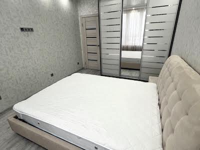 квартира по адресу Драгоманова ул., 10