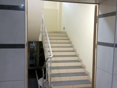комерційна за адресою Старокозацька вул. (Комсомольська), 40Б
