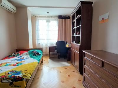 квартира за адресою Івана Франка вул., 137