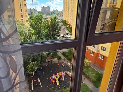 квартира за адресою Сім'ї Кульженків вул. (Петра Дегтяренка), 37