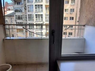 квартира по адресу Французский бульв., 9
