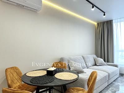 квартира за адресою Генерала Грекова вул., 4