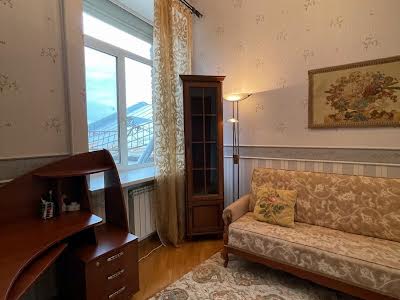 квартира за адресою Мала Житомирська вул., 16/