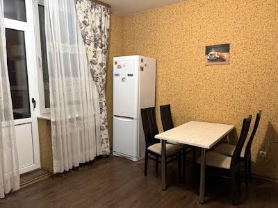 квартира за адресою Олени Пчілки вул., 2
