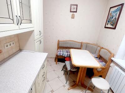 квартира за адресою Прирічна вул., 37