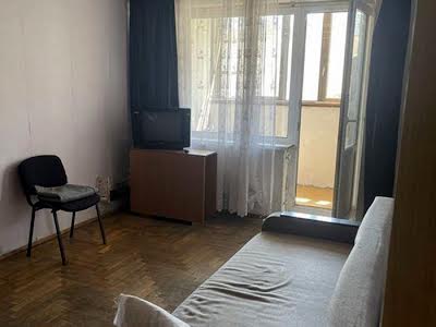 квартира за адресою Анни Ахматової вул., 14-Б