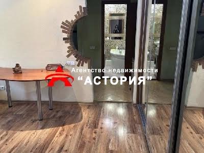 квартира за адресою Чарівна вул., 38