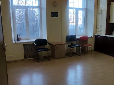 коммерческая по адресу Бехтеревский пер., 13