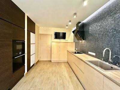 квартира за адресою Регенераторна вул., 4