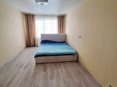 квартира за адресою Бориса Гмирі вул., 12-Б