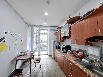 комерційна за адресою Дмитрівська вул., 48-Г