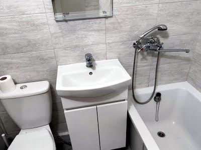 квартира за адресою Олени Теліги вул., 15