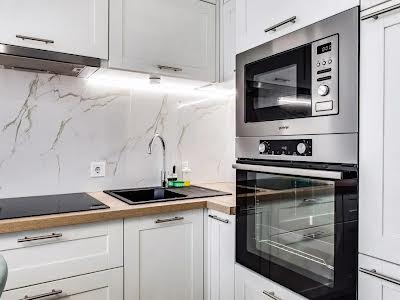 квартира за адресою Авраама Лінкольна вул., 6б