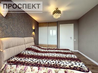 квартира за адресою Михайла Лушпи просп., 2/2