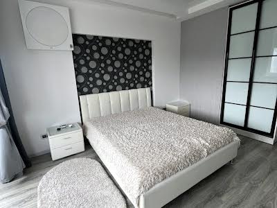 квартира за адресою Ревуцького вул., 9