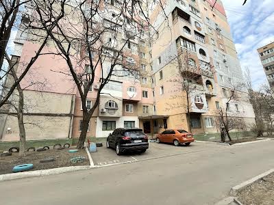 квартира за адресою Космонавтів вул., 138В