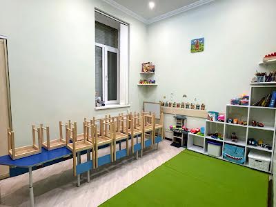 комерційна за адресою Варненська вул., 19