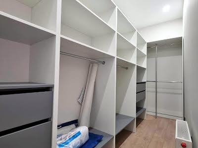будинок за адресою Центральна, 1