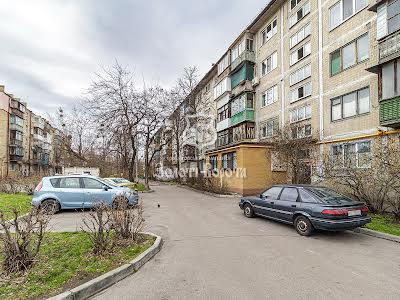 квартира за адресою Леоніда Каденюка просп. (Юрія Гагаріна), 13а