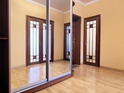 квартира по адресу Миколы Бажана просп., 12