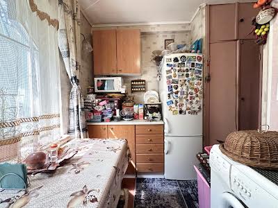 квартира за адресою Високовольтна вул., 12