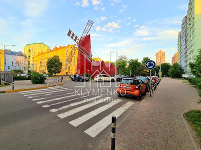 квартира за адресою Регенераторна вул., 4