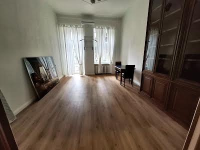 квартира за адресою Михайлівська вул., 24б