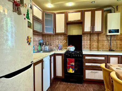 квартира за адресою Старомостова пл. (Миколи Островського), 2