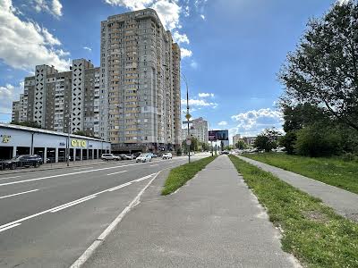 комерційна за адресою Івана Кочерги вул., 1
