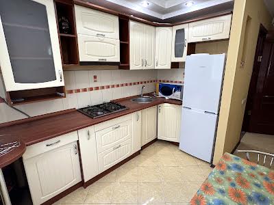 квартира по адресу Андрея Первозванного ул. (Стахурського), 40