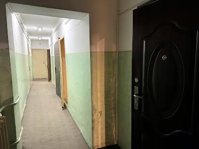 комерційна за адресою Наукова вул., 61