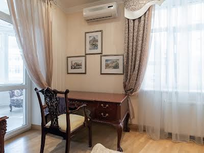 квартира за адресою Старонаводницька вул., 13