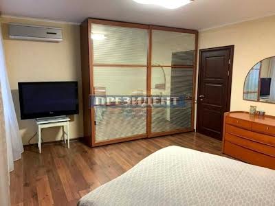 квартира за адресою Добровольців вул. (Маршала Говорова), 5