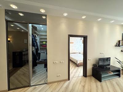 квартира за адресою Незалежності вул., 8г