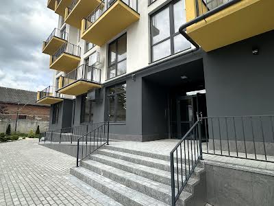 квартира за адресою Володимира Навроцького вул., 4