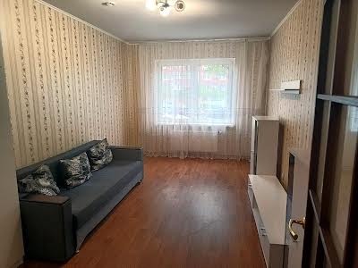 квартира за адресою Софії Русової вул., 3