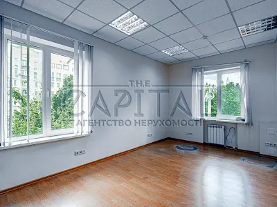 комерційна за адресою Оболонська вул., 21