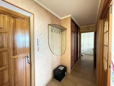 квартира за адресою Космонавтів вул., 142