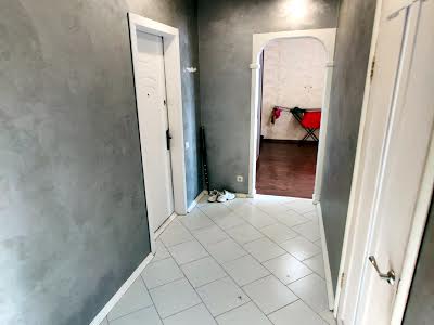 квартира за адресою Ревуцького вул., 44
