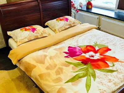 квартира за адресою Королеви Єлизавети ІІ вул. (Глинки), 2