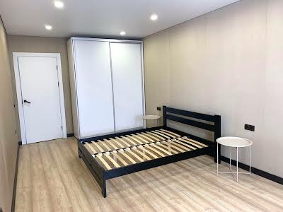 квартира за адресою Озерна вул., 27а