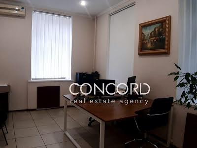 квартира за адресою Михайлівська вул., 16-Б