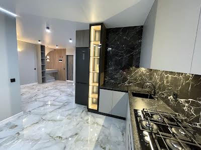 квартира по адресу Степана Бандеры ул., 72