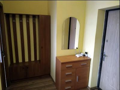 квартира за адресою Залізнична вул., 25