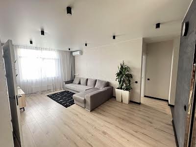 квартира за адресою Райдужна вул., 58