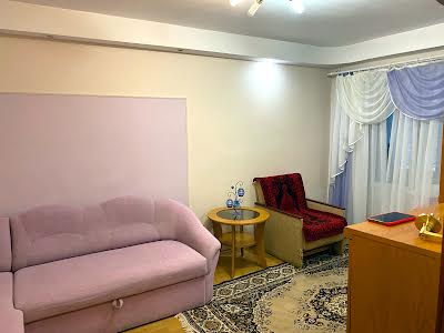 квартира за адресою Романа Ратушного вул. (Волгоградська), 9