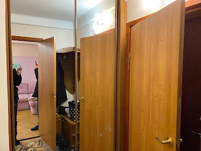 квартира за адресою Романа Ратушного вул. (Волгоградська), 9